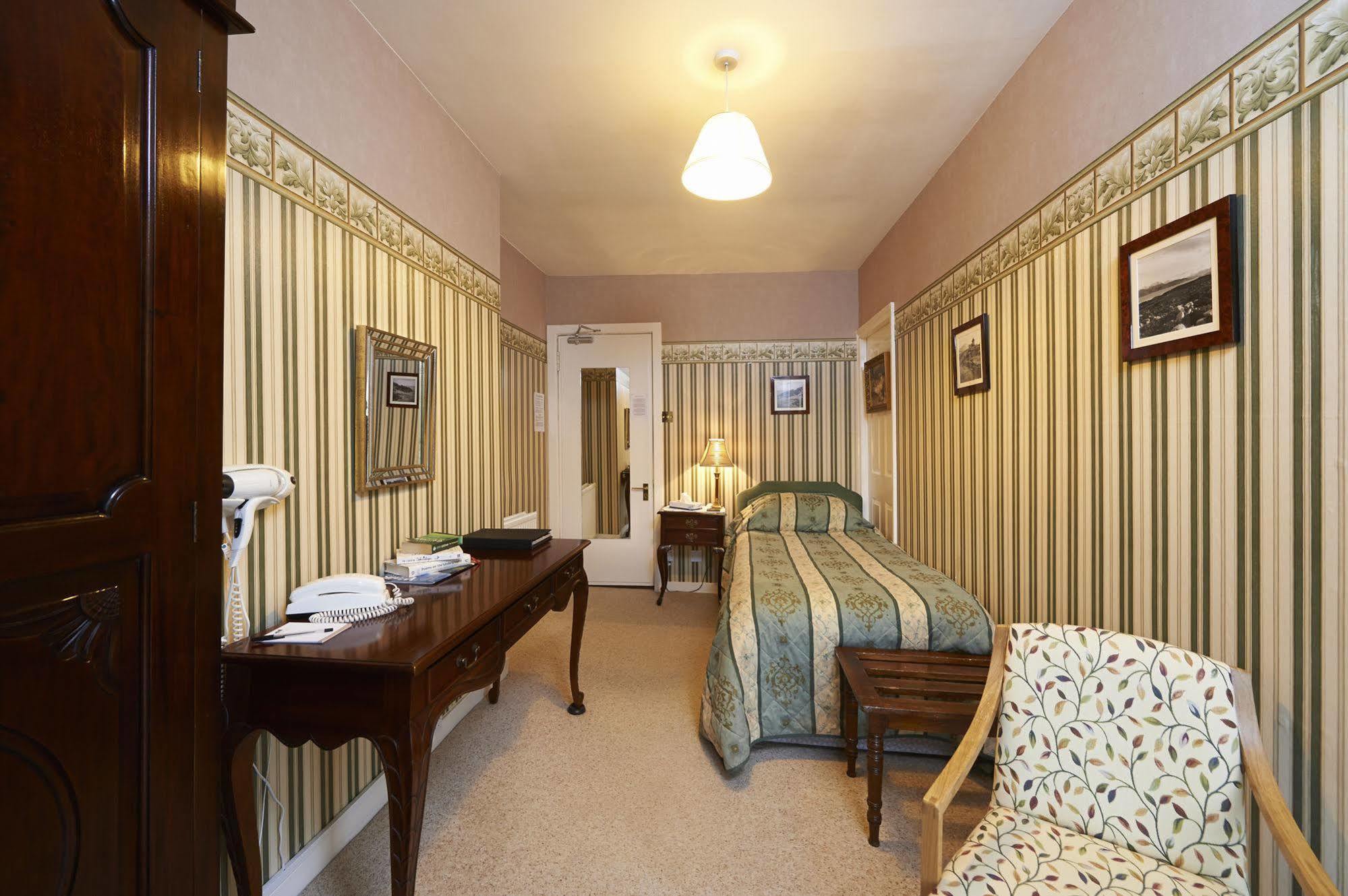 Stage House Bed & Breakfast Glenfinnan Eksteriør bilde